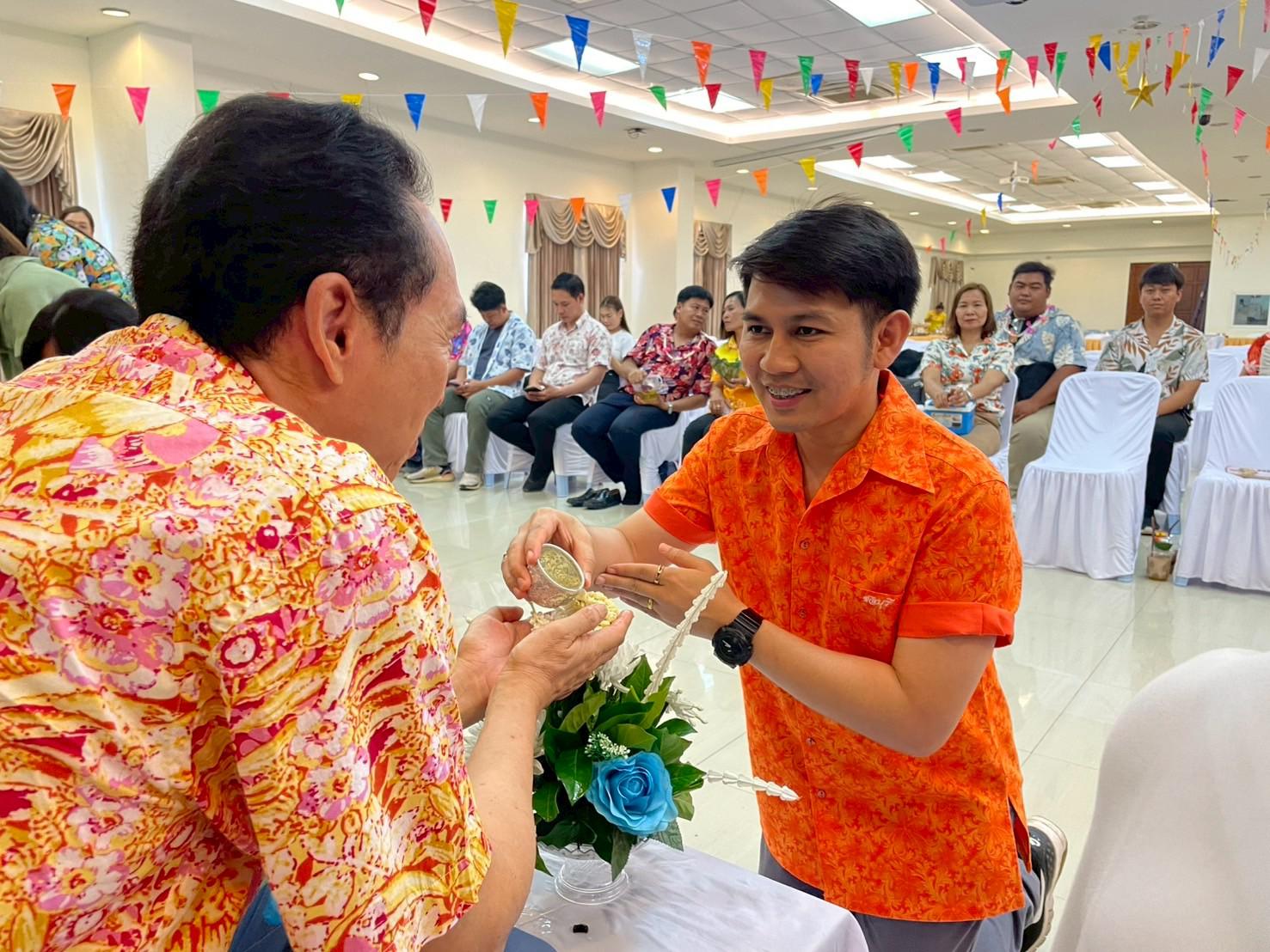 47. วันที่ 26 เมษายน 2568 สาขาการบริหารการศึกษา ได้จัดกิจกรรมรดน้ำดำหัวคณาจารย์ระดับบัณฑิตศึกษา ประจำสาขาการบริหารการศึกษา ณ ห้องประชุมครุร่มสัก 1 ชั้น 3 อาคารคณะครุศาสตร์